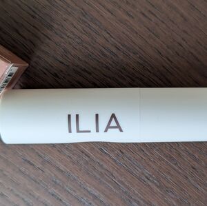 ILIA Skin Rewind Blurring Foundation and Concealer Complexion Stick 6N aspen
